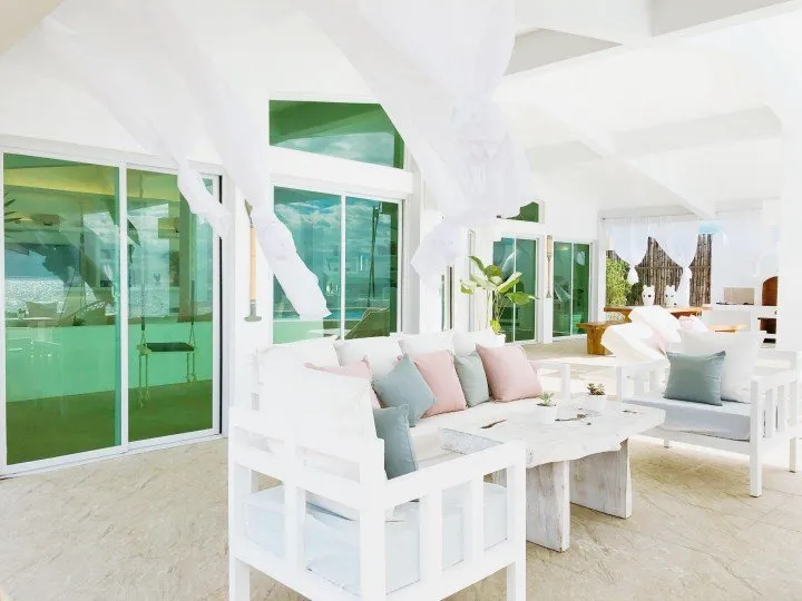 Villa Lounge